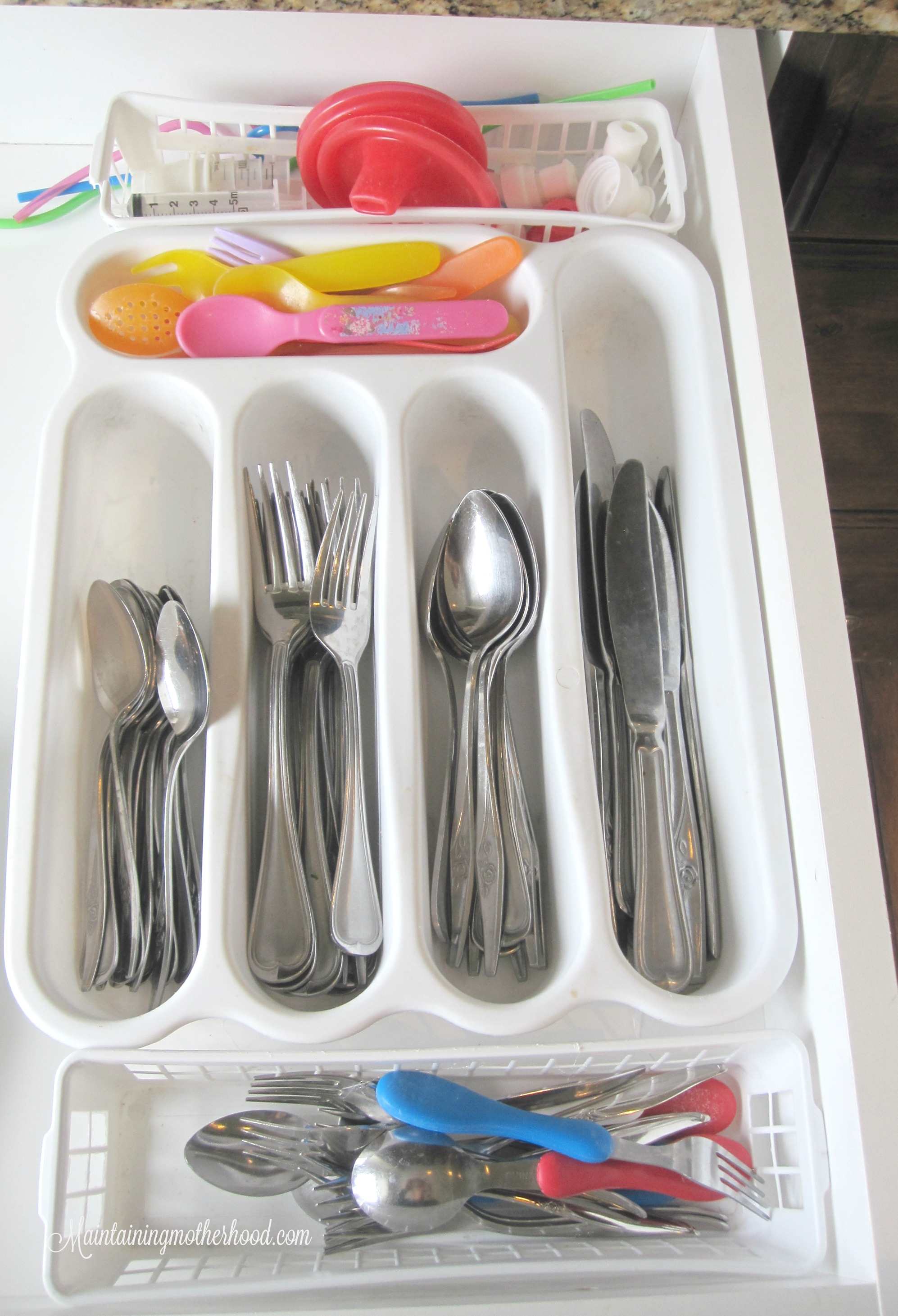 I have tried everything to keep kitchen drawers organized, and avoid things sliding around every time we shut the drawer. Who knew the answer was so simple!