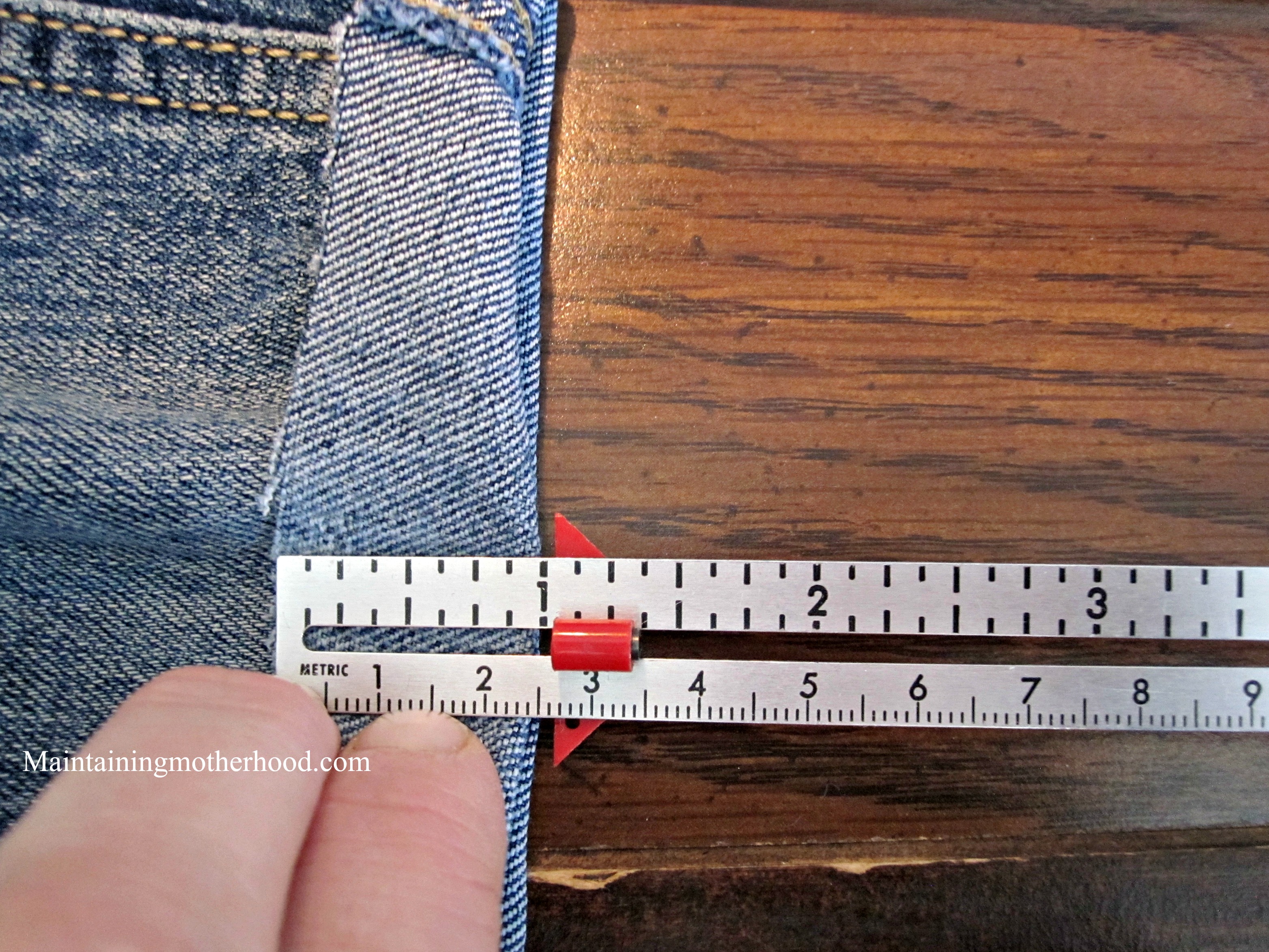 Looking for some comfortable and durable jean shorts? Why not use your favorite jeans with the worn out knee for some great DIY denim shorts?