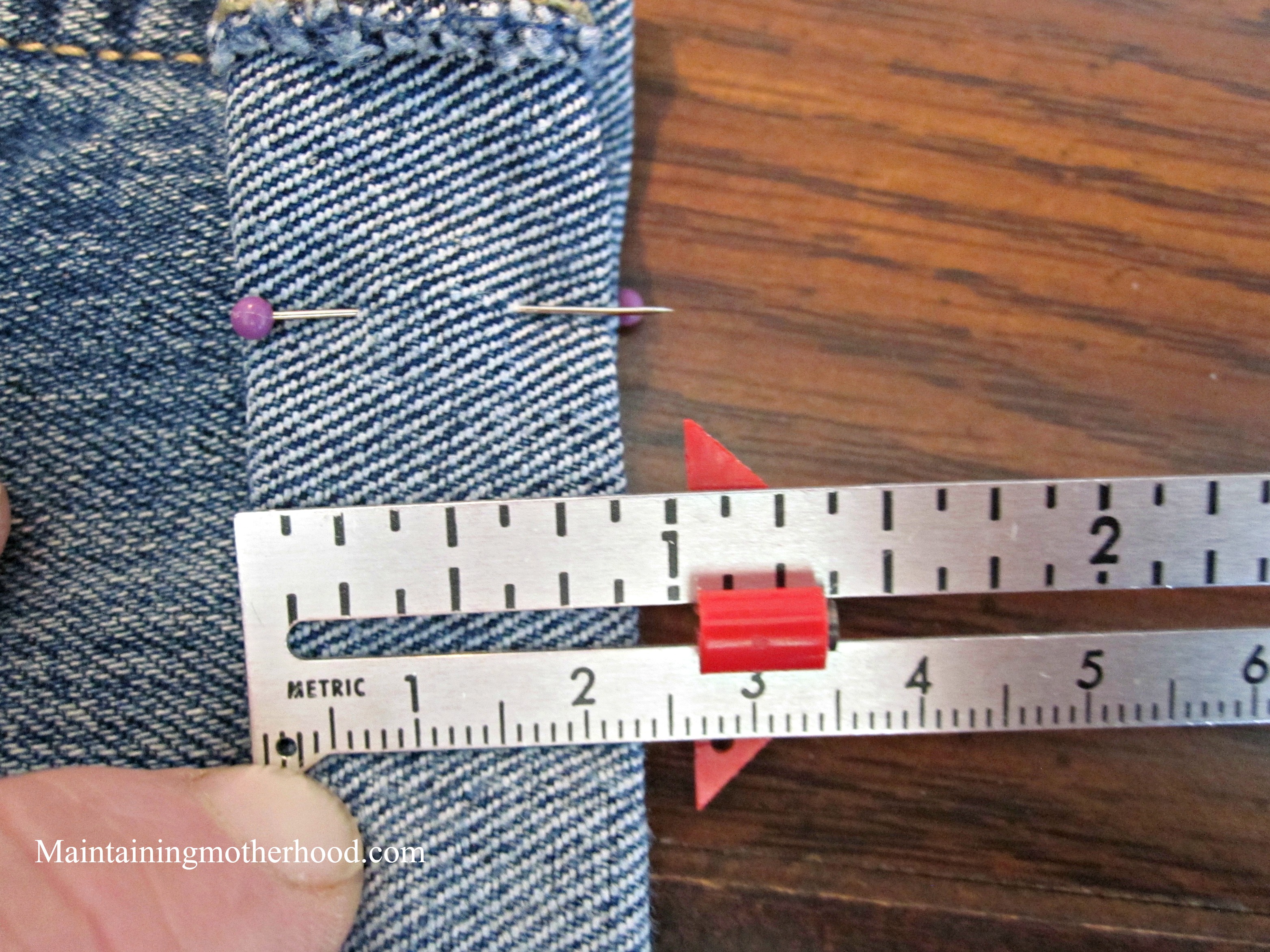 Looking for some comfortable and durable jean shorts? Why not use your favorite jeans with the worn out knee for some great DIY denim shorts?