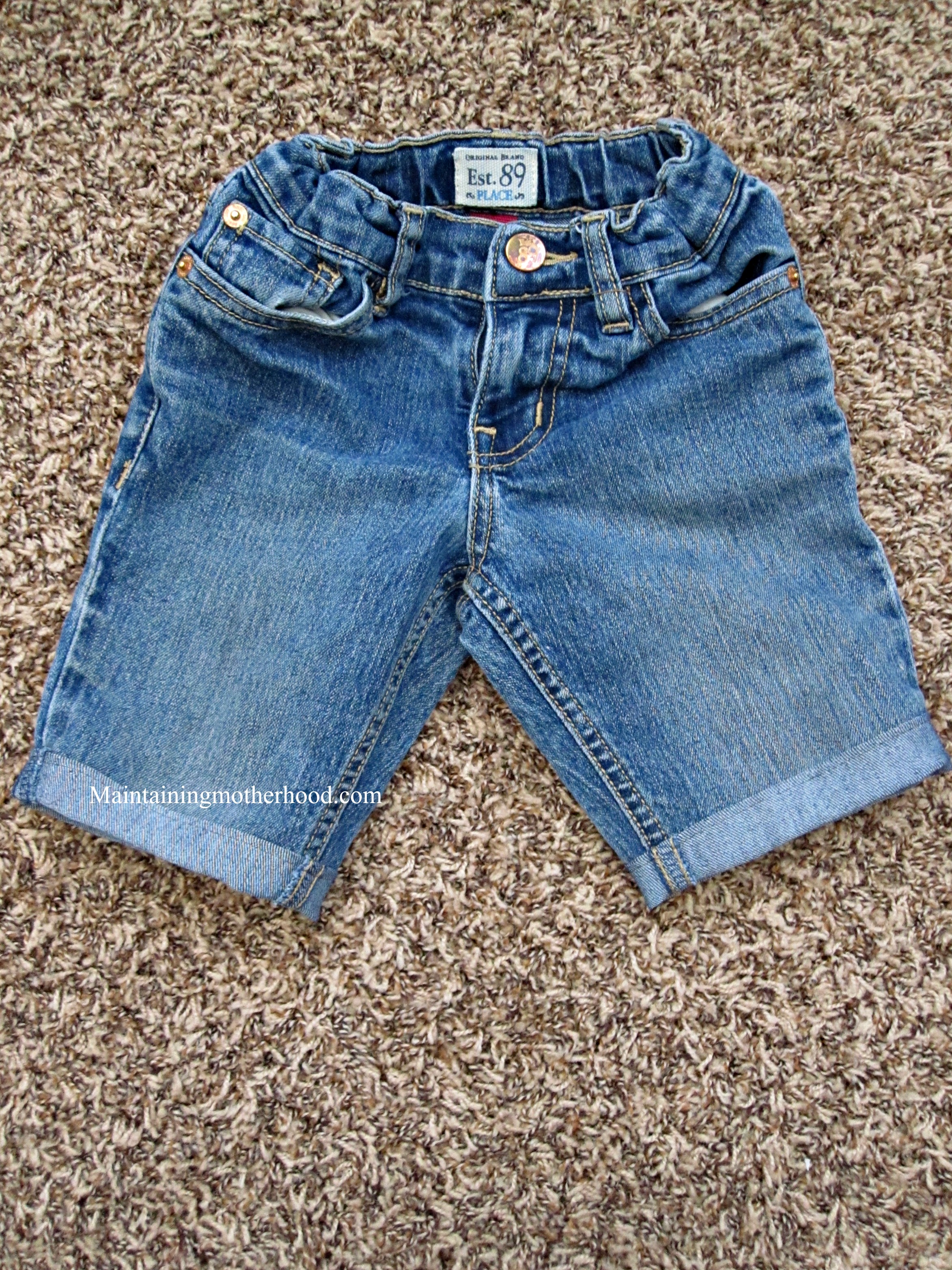 Looking for some comfortable and durable jean shorts? Why not use your favorite jeans with the worn out knee for some great DIY denim shorts?