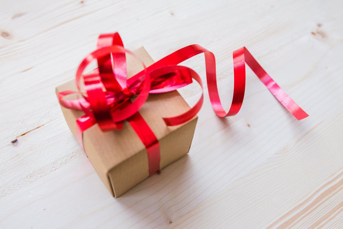 Are you trying to find a way to give gifts without adding additional clutter and chaos? We have adopted a minimalist gift giving approach and found it to be great in easing entitlement! 