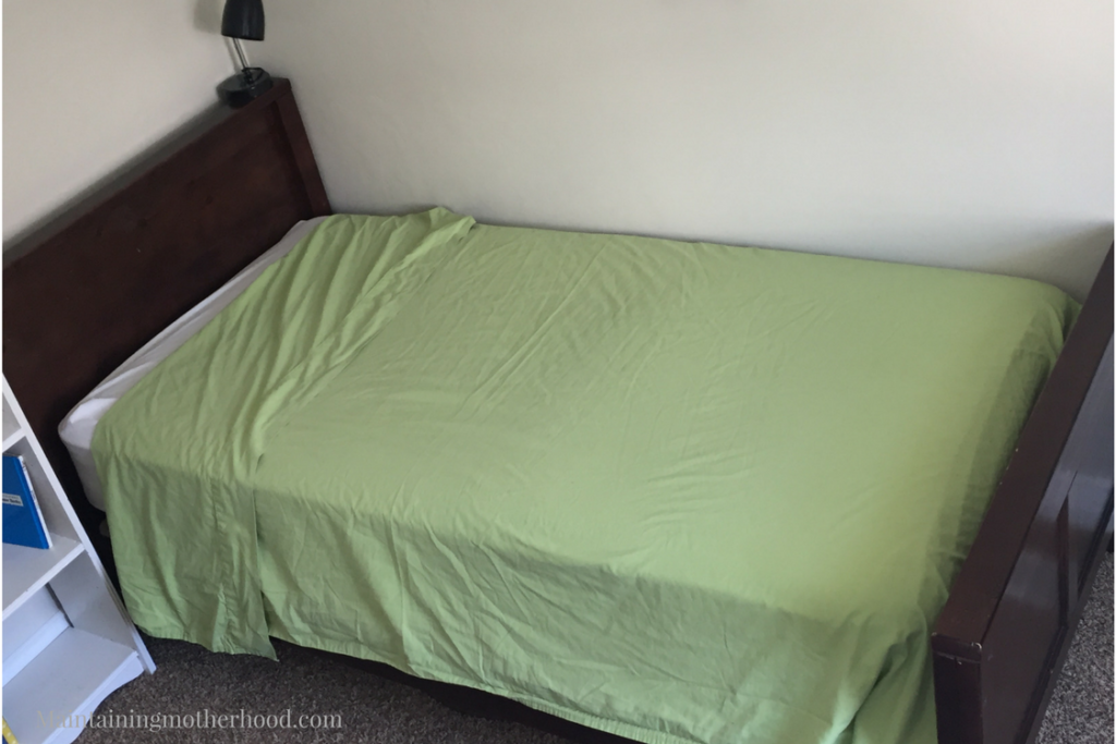 Easy Bed Making Maintaining Motherhood